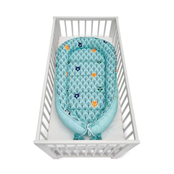 Jukki – Cosulet bebelus pentru dormit Baby Nest Cocoon XXL 120×65 cm Mint forest